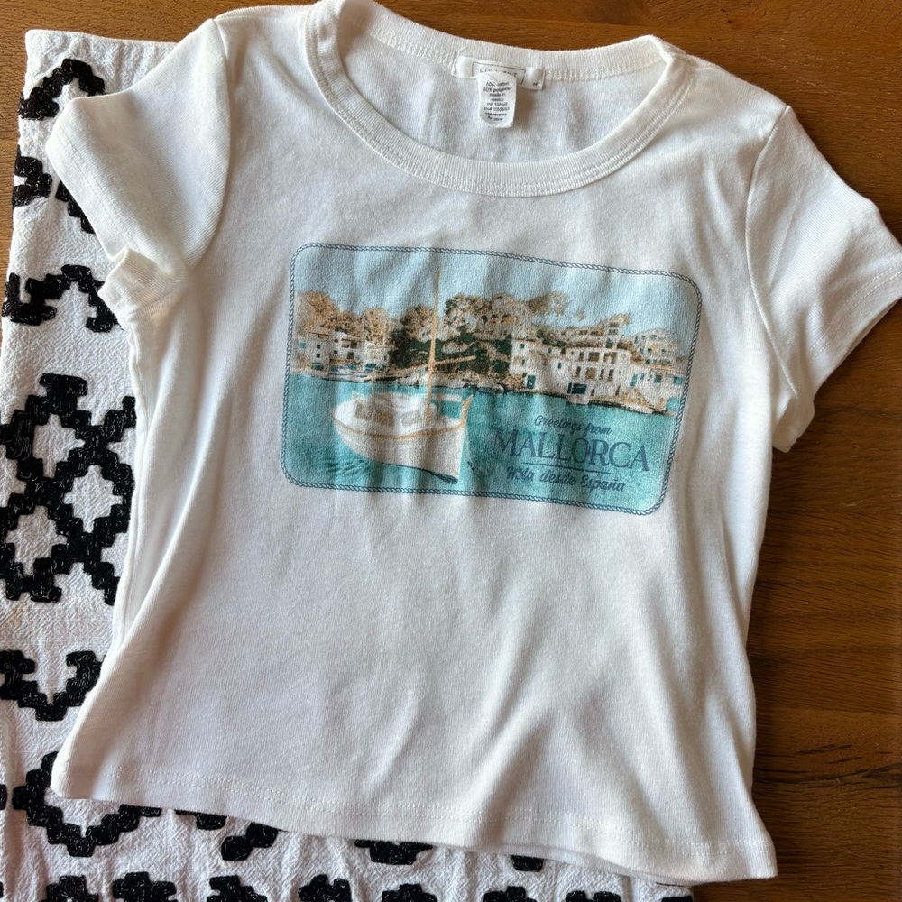 Full Tilt White Mallorca Graphic Tee Shirt kids girls medium M